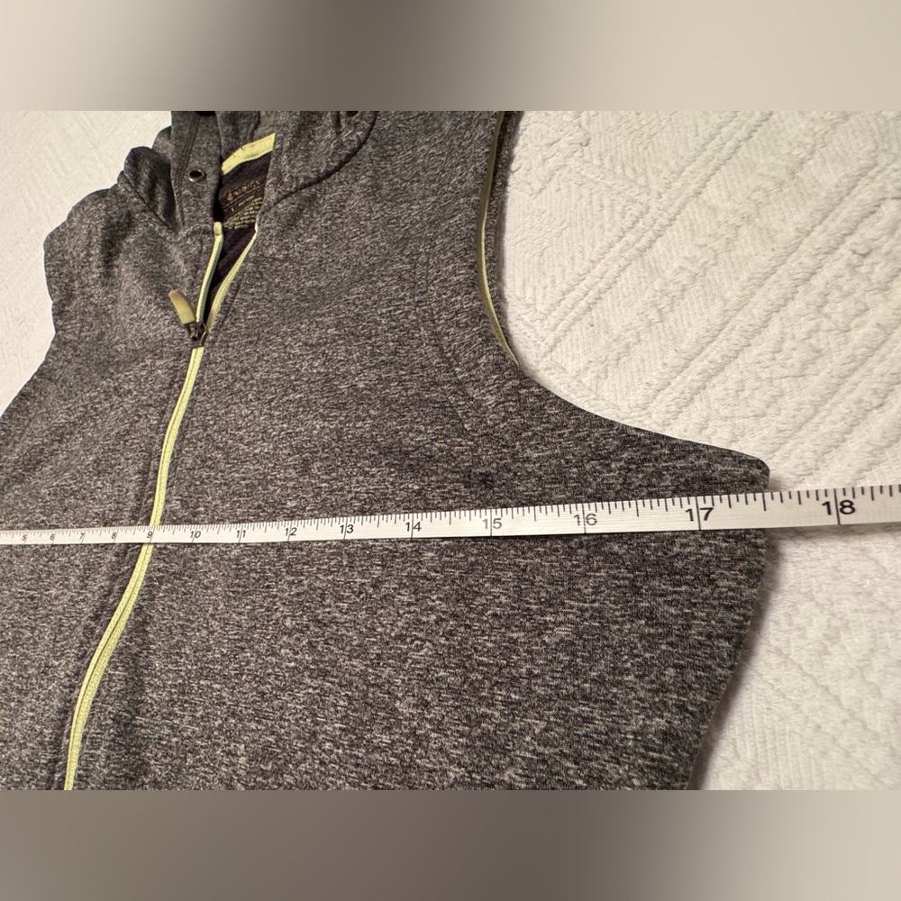 Women’s Tek Gear Warm Gear sleeveless hoodie jacket - gray and neon - small - Picture 12 of 13